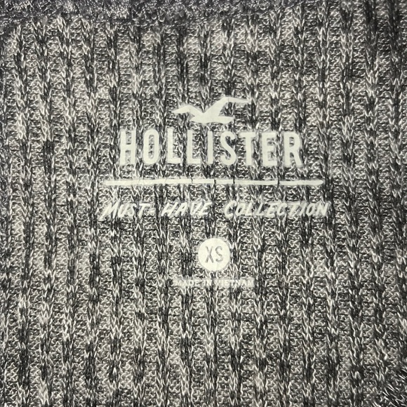 HOLLISTER “MUST HAVE COLLECTION” GRAY SHIRT - Picture 4 of 8